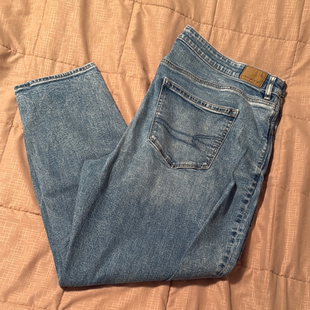 American Eagle Strigid Mom Blue Denim Jeans